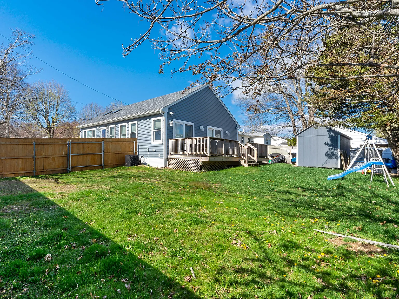3 bed, 856 sqft, $2,700 — Photo 3