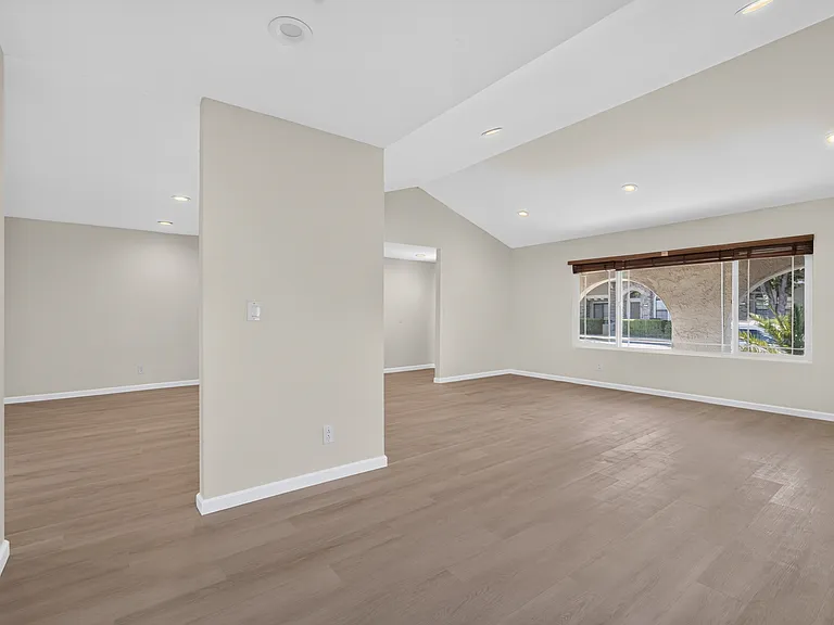 192 S Bernardo Ave — Photo 6