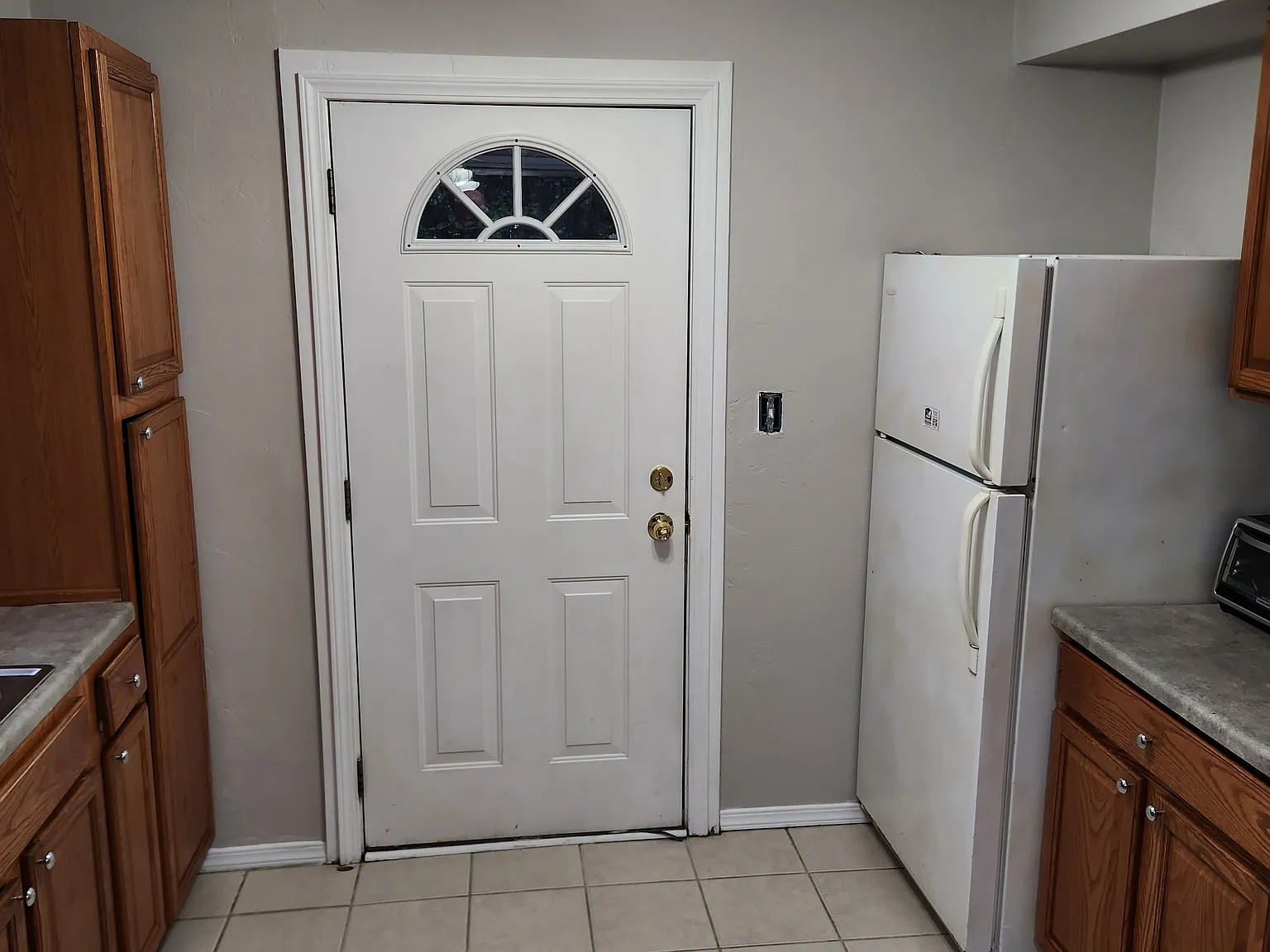 3 bed, 800 sqft, $1,100 — Photo 3