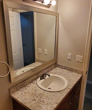 4th image of 814 Hardy Springs Cir APT C