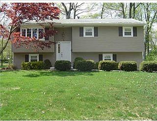 1st image of 3 Brookhill Dr