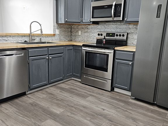 3rd image of 8609 Timber Park Dr