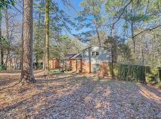 5532 Four Winds Dr SW, Lilburn, GA 30047