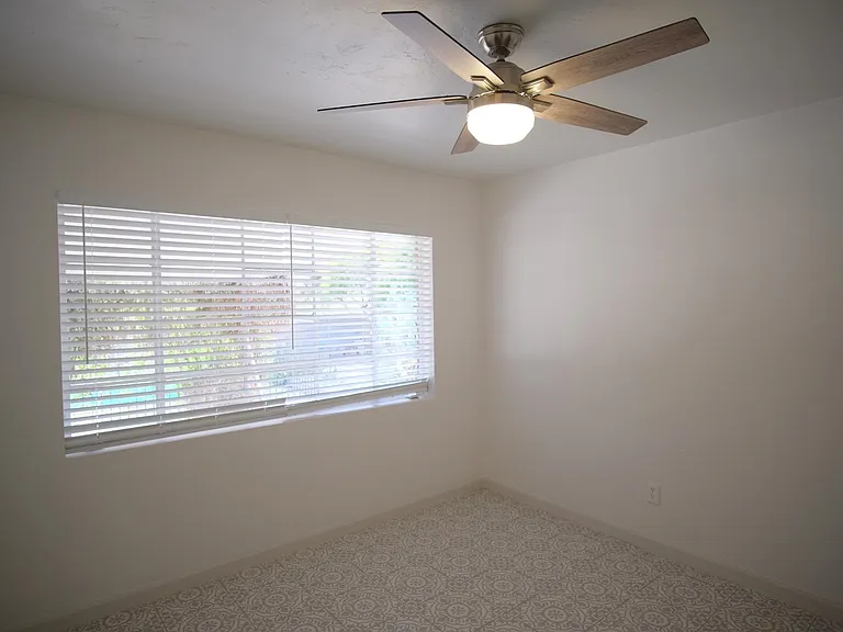 2743 N Park Ave — Photo 16
