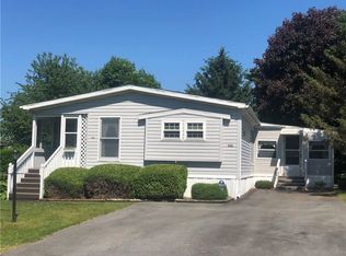 332 Fallbrook Cir, Clifton Springs, NY 14432