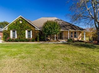 293 River Cove Rd, Huntsville, AL 35811