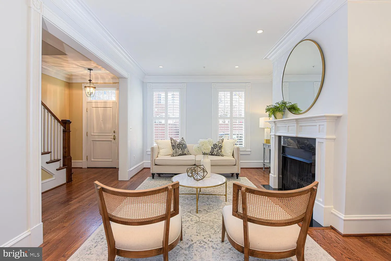 3 bed, 4.5 bath, 3425 sqft, $8,600 — Photo 3