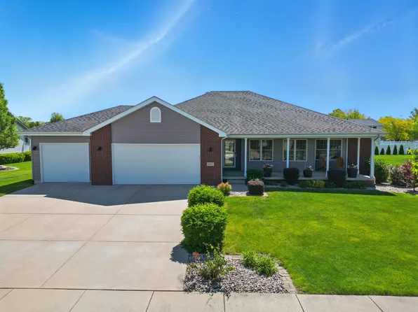 10837 Manor Dr, Saint John, IN 46373