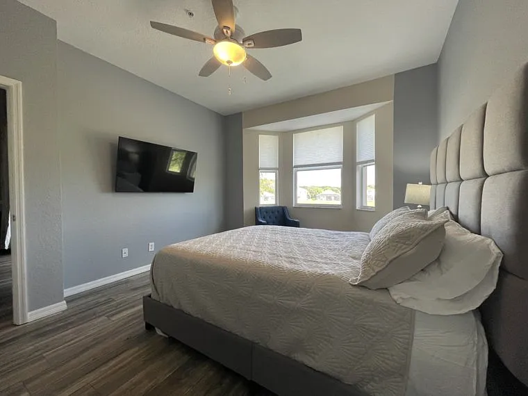 2 bed, 1316 sqft, $2,300 — Photo 3