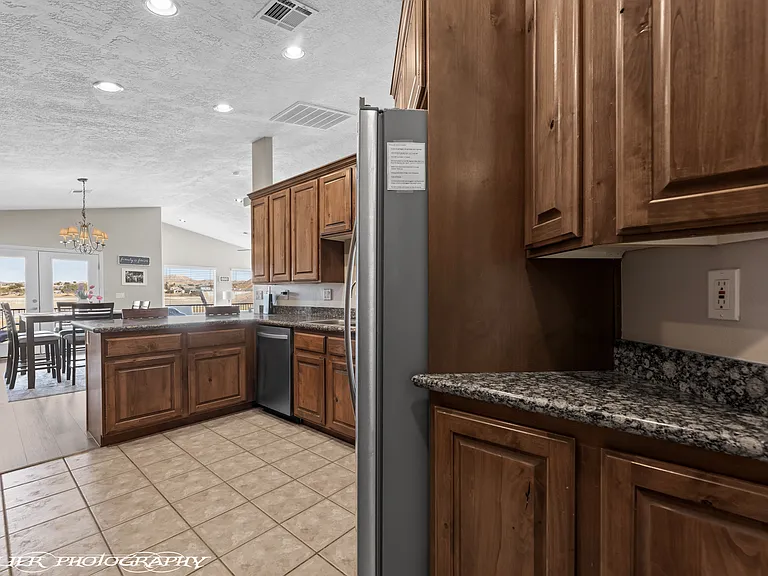 241 Palmer Ln — Photo 15