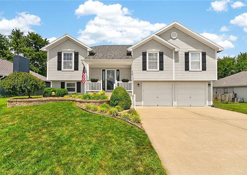 1st image of 618 SW Gateway Dr