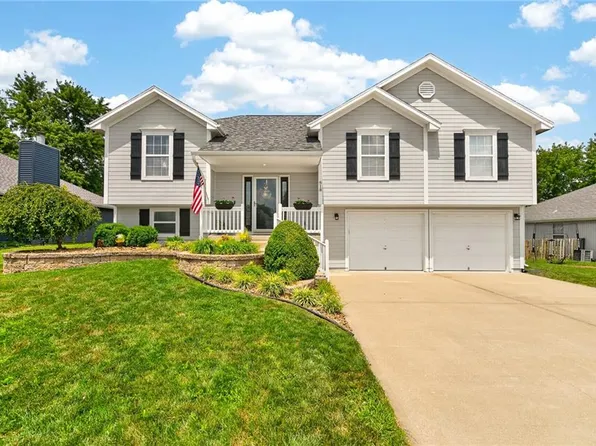 618 SW Gateway Dr, Grain Valley, MO 64029