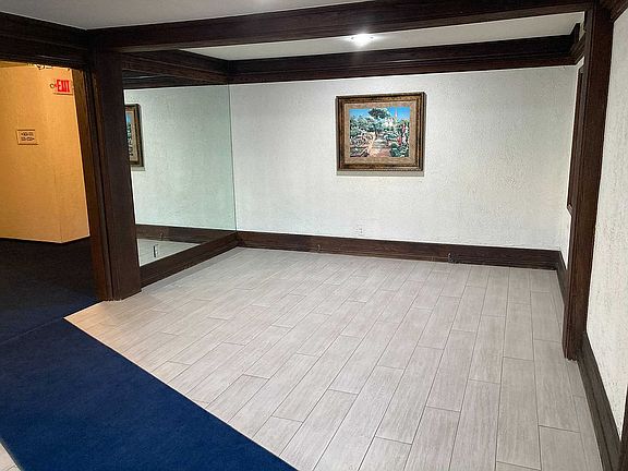 4th image of 12720 Burbank Blvd Unit 329