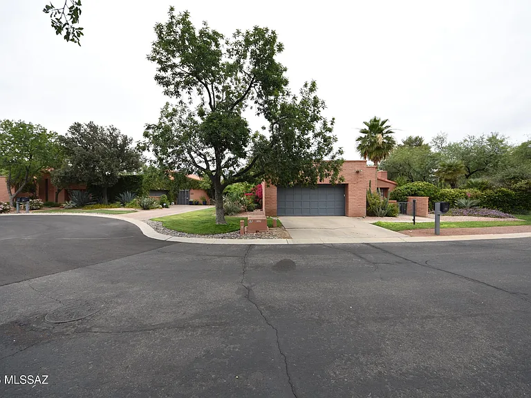 5120 E Woodgate Ln — Photo 2