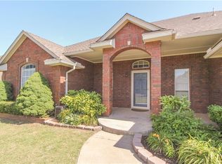 1728 Parkway Dr, Moore, OK 73160