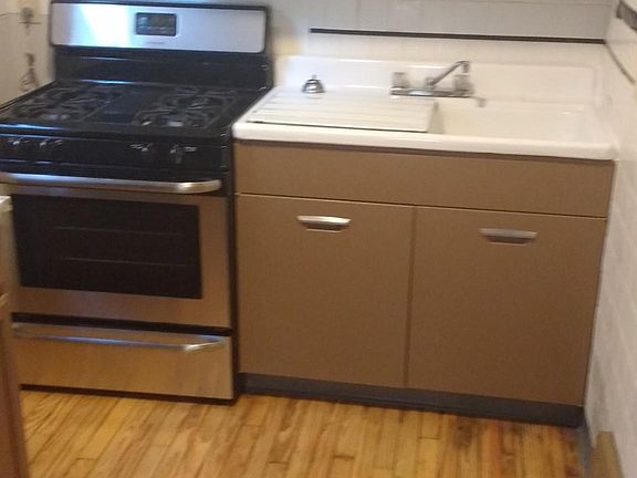 3rd image of 4108 Burgen Ave