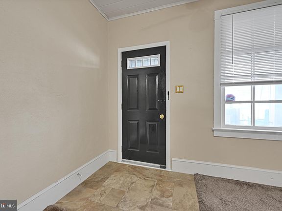 4th image of 365 Preston Ave
