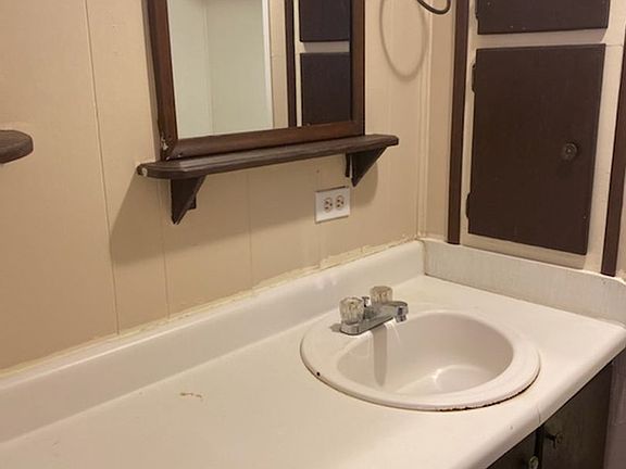 3rd image of 1505 Goodyear Ave #16