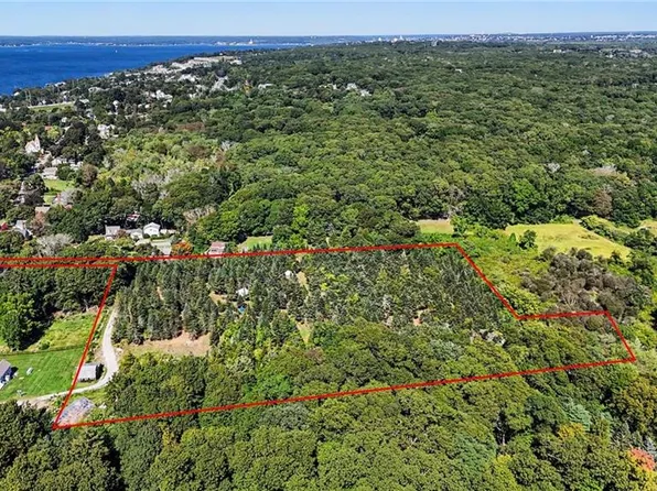 174 Highland Rd, Tiverton, RI 02878