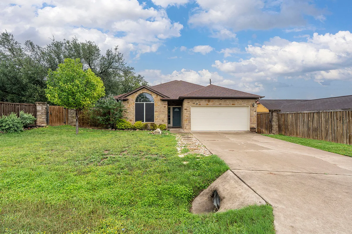 Building Photo - 15104 Cavalier Canyon Dr