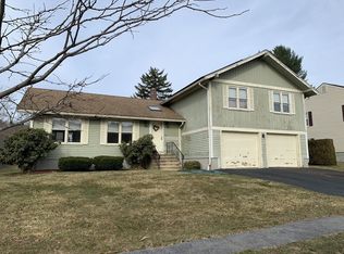 58 Brookhaven Rd, Worcester, MA 01606