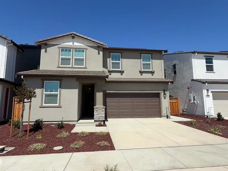 4747 Bald Eagle Ct — Photo 1