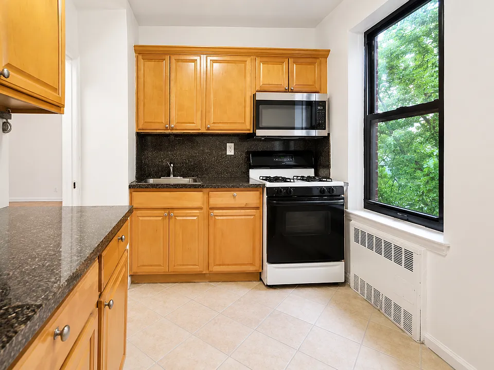 1275 E 5th St #307