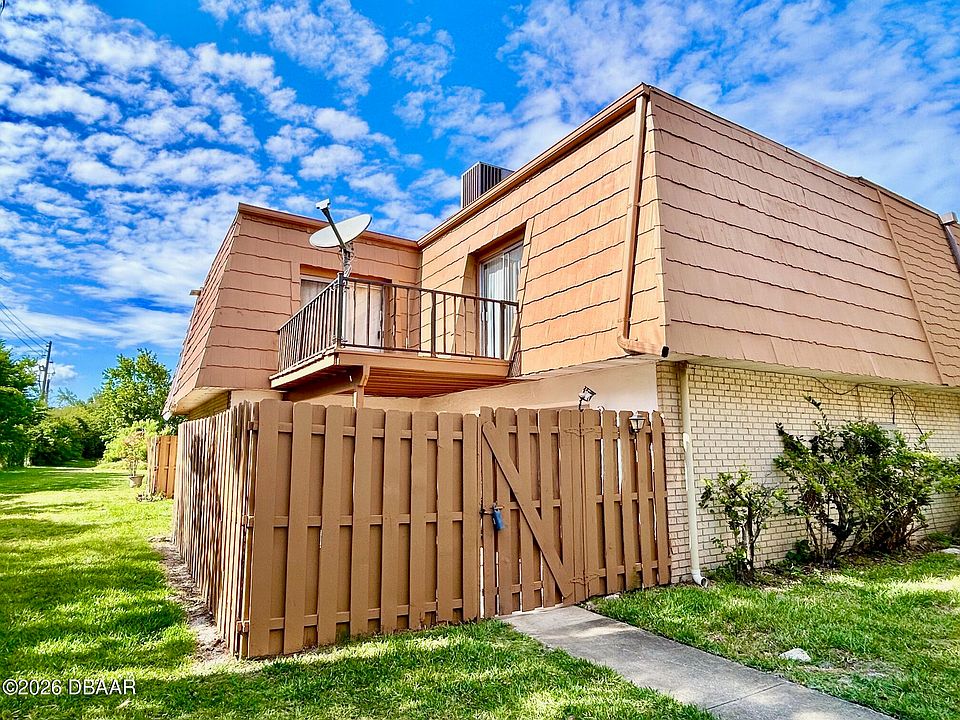 1st image of 122 Moonstone Ct