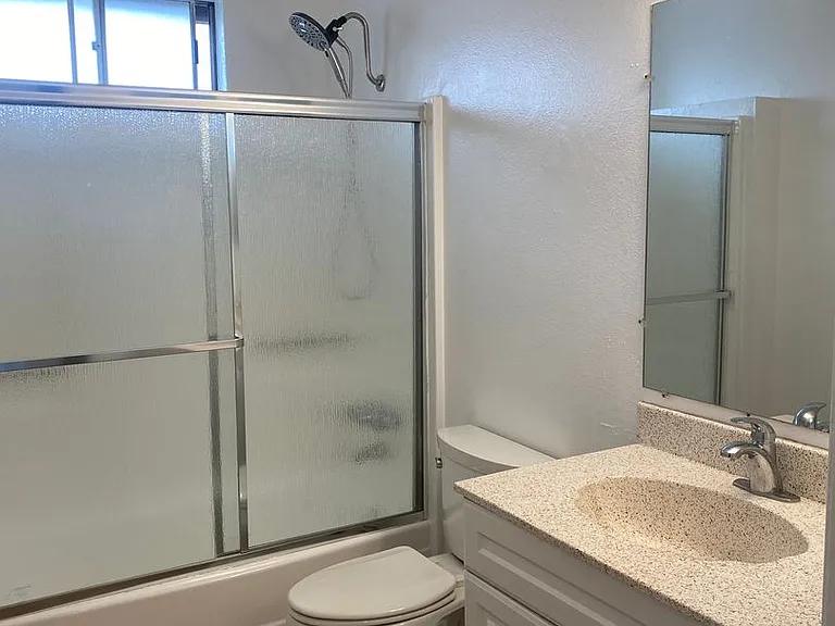 832 Grand Ave — Photo 5