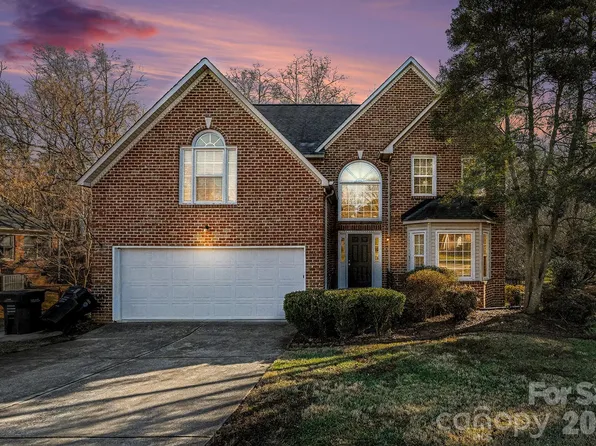 1112 Thoroughbred Pl NW, Concord, NC 28027