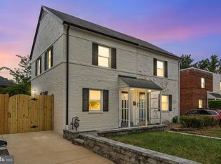832 S Highland St, Arlington, VA 22204