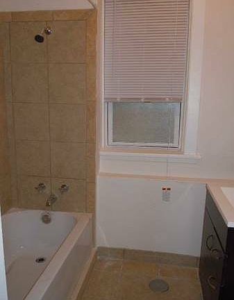 3rd image of 2046 N California Ave APT 3