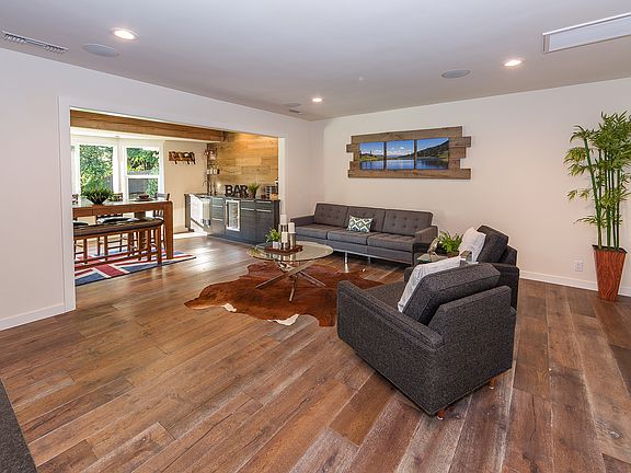 5th image of 2329 Valcourt Ln