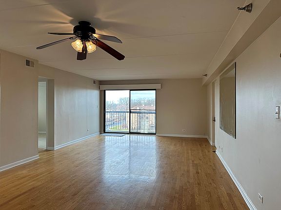 2nd image of 6010 Lake Bluff Dr Unit 601