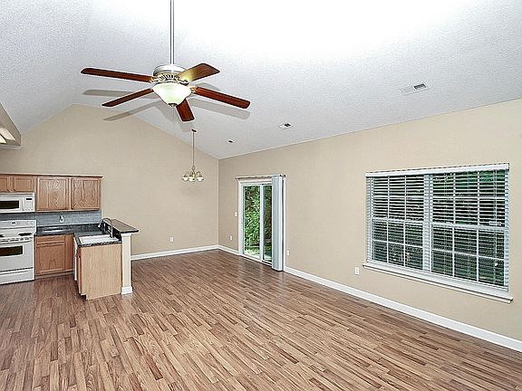 open concept living, kitchen and breakfast