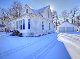 207 W William St, Champaign, IL 61820