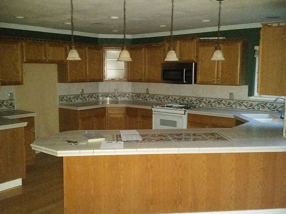 2nd image of 1653 Lea Way
