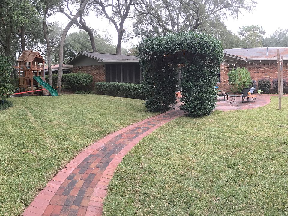 Back yard facing house 