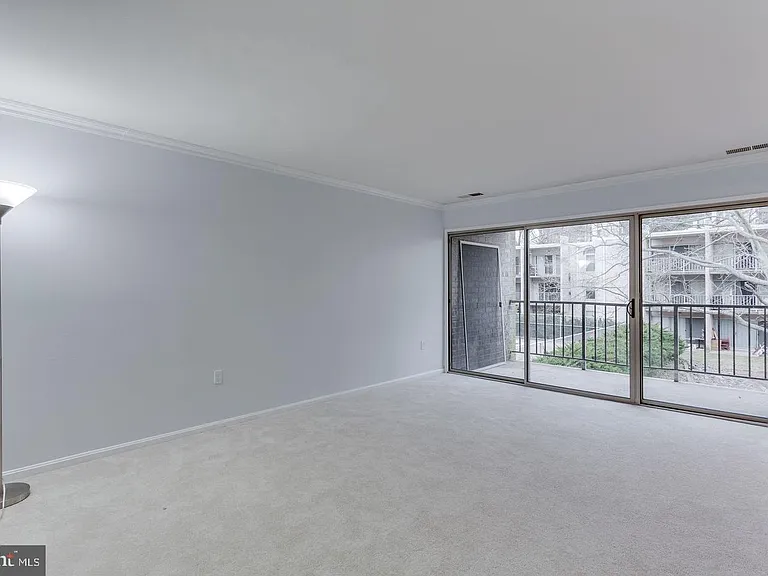 26 Canterbury Sq #202 — Photo 7