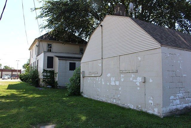 Building Photo 4