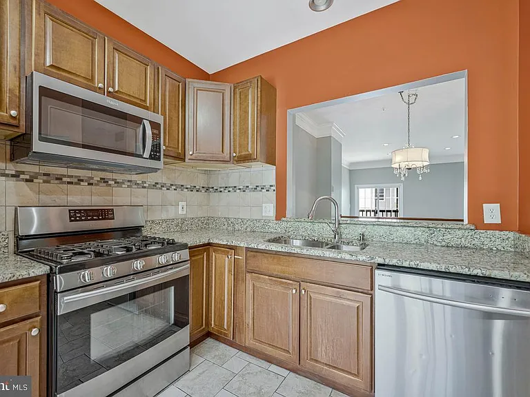 1815 Spanish Oak Ln — Photo 17