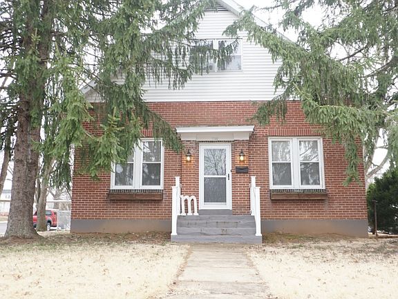 2nd image of 202 4th St