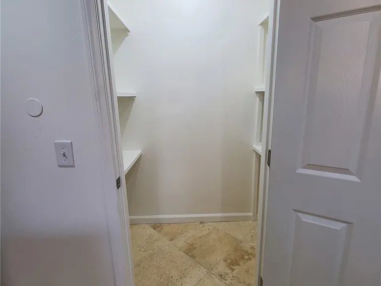 7121 Jumilla Ave — Photo 17