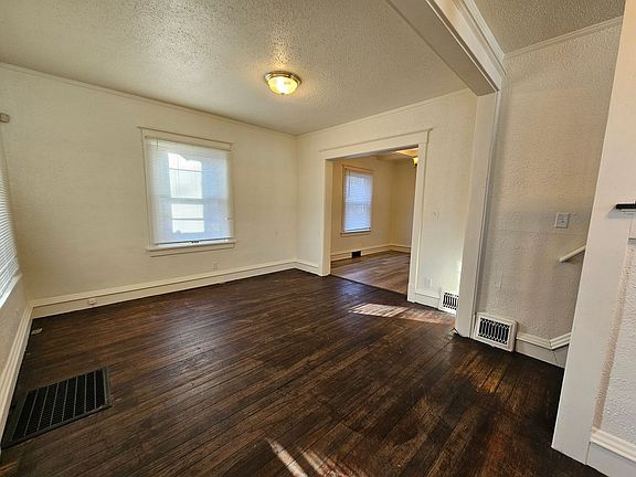 4th image of 615 16th St SE
