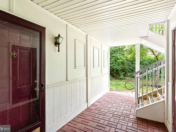 3rd image of 77 Cheverny Ct
