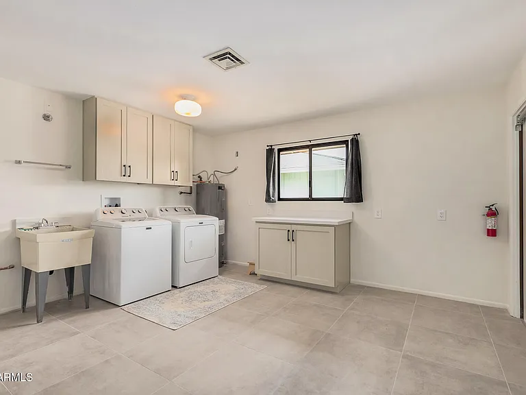 12930 W Seville Dr — Photo 28