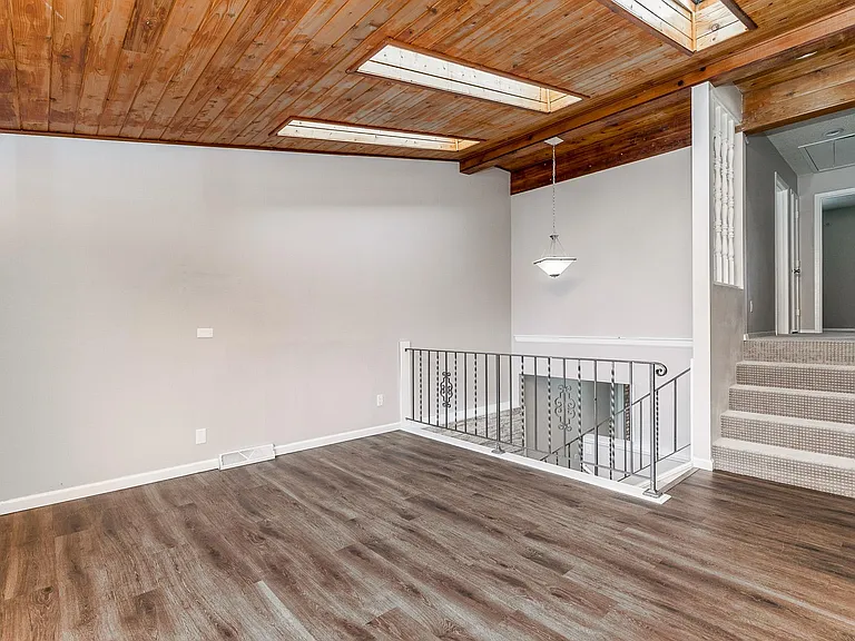130 Harbet Ave NW — Photo 5