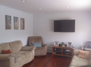 32 Village Dr, Dartmouth, MA 02747