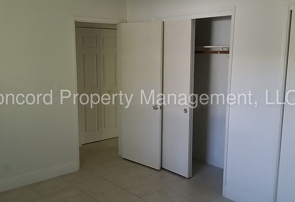 2nd image of 409 SE 20th St APT 8