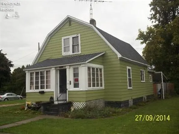 1416 Moore St, Fremont, OH 43420